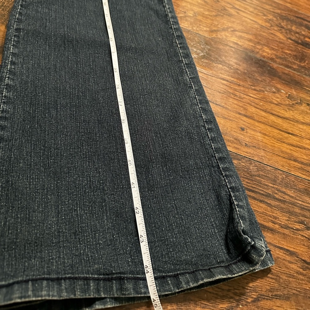 Flared High Rise Jeans - Picture 6 of 8